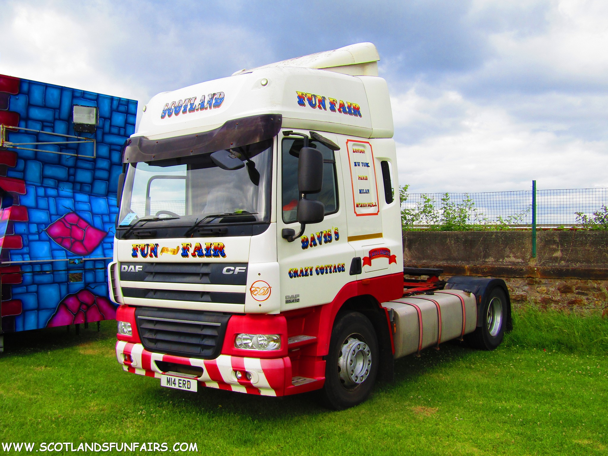 Emile Davis's Funhouse DAF