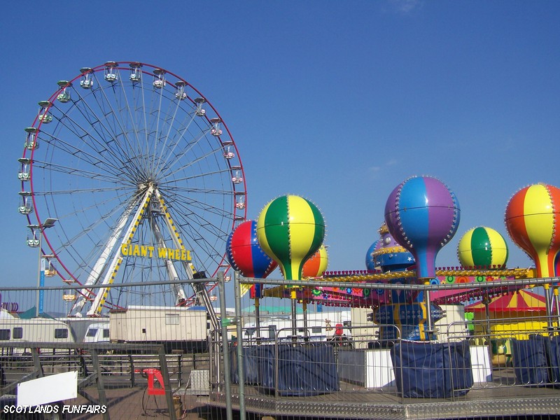 M&D Taylors Giant Wheel & Balloons