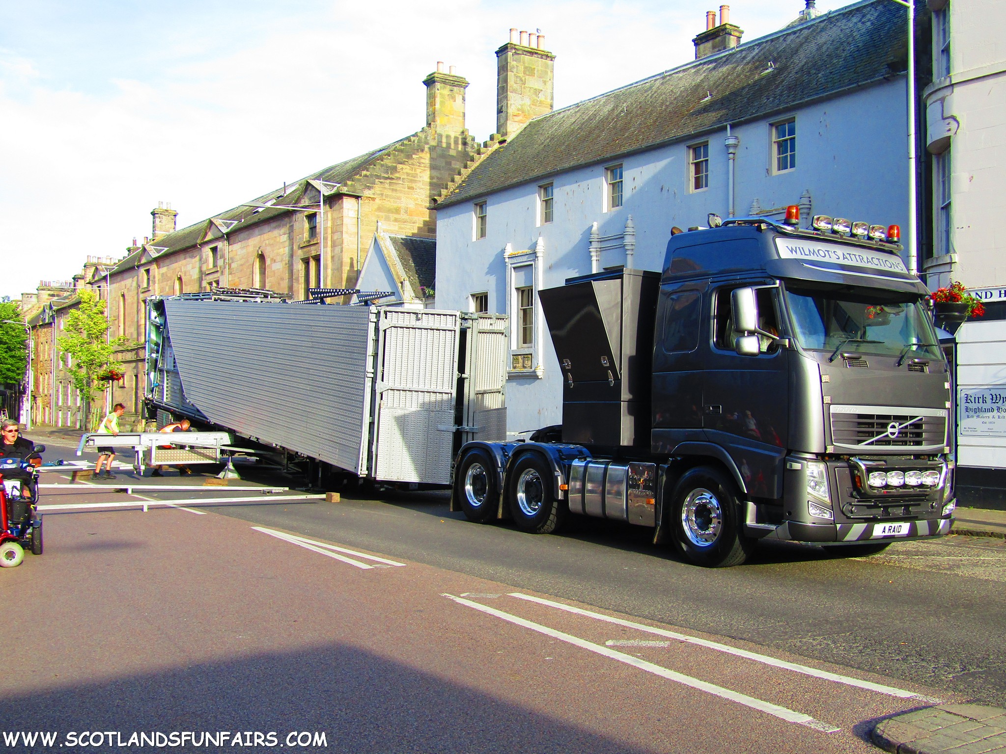 Mitchell Wilmots Extreme Building up