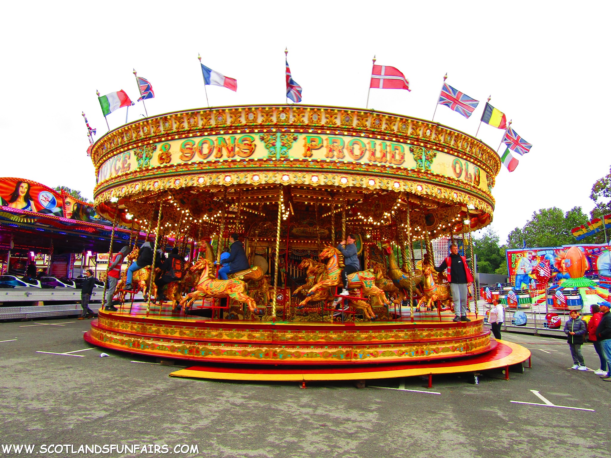 Joey Noyces Gallopers